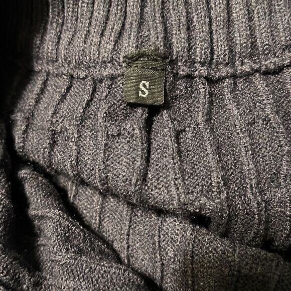 New Without Tag Sweater - Picture 6 of 6